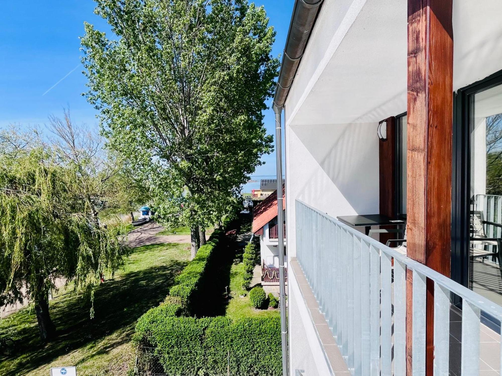 Bed and Breakfast Port Etterem&Panzio Balatonmáriafürdő Exterior foto