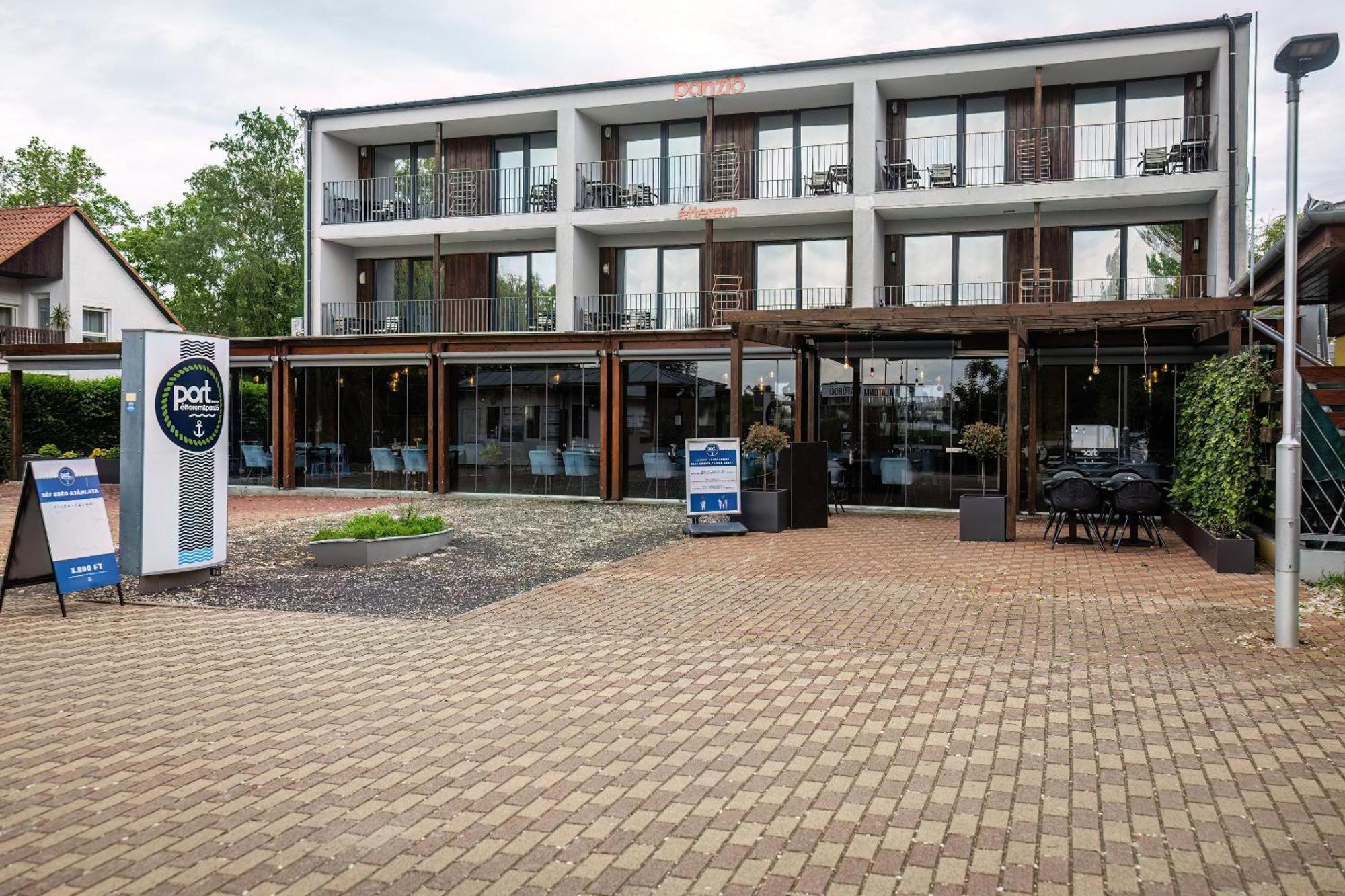 Bed and Breakfast Port Etterem&Panzio Balatonmáriafürdő Exterior foto