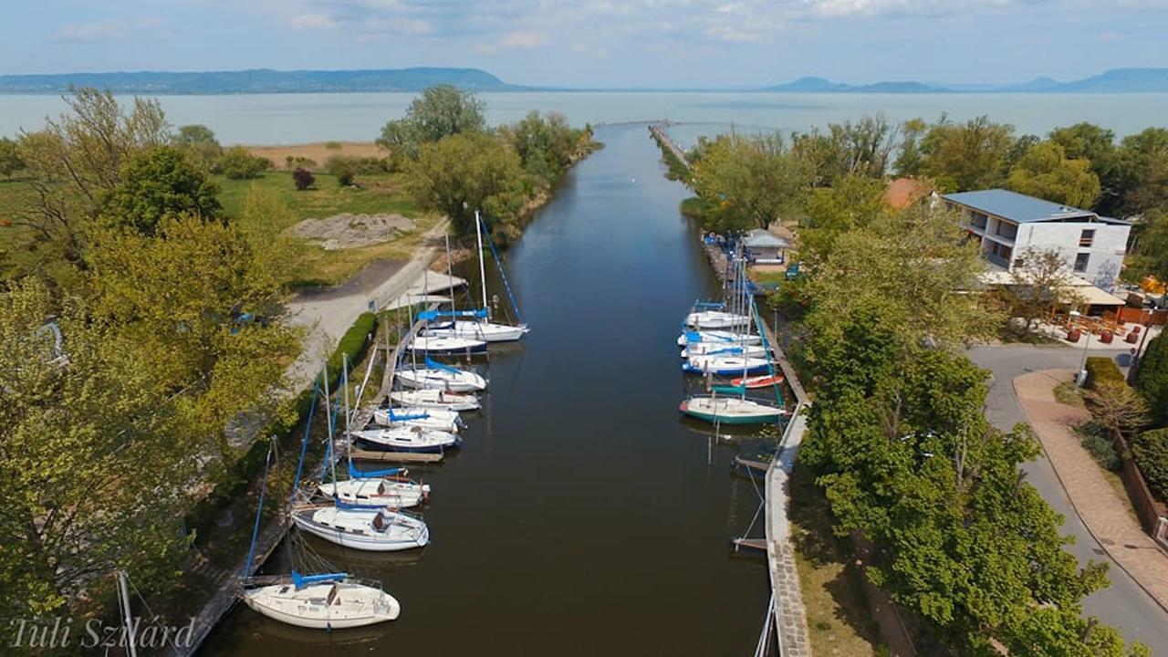 Bed and Breakfast Port Etterem&Panzio Balatonmáriafürdő Exterior foto
